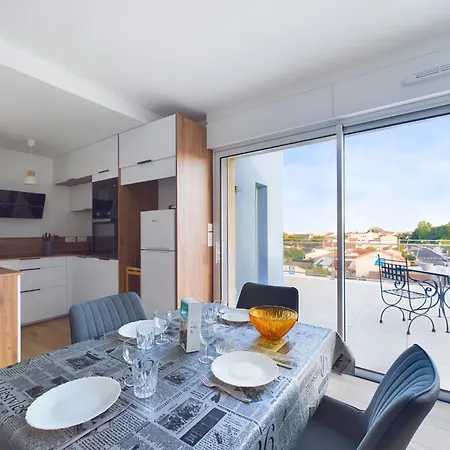 Appartement Pour 6 Proche Plage Et Port Saint-Gilles-Croix-de-Vie Exterior photo
